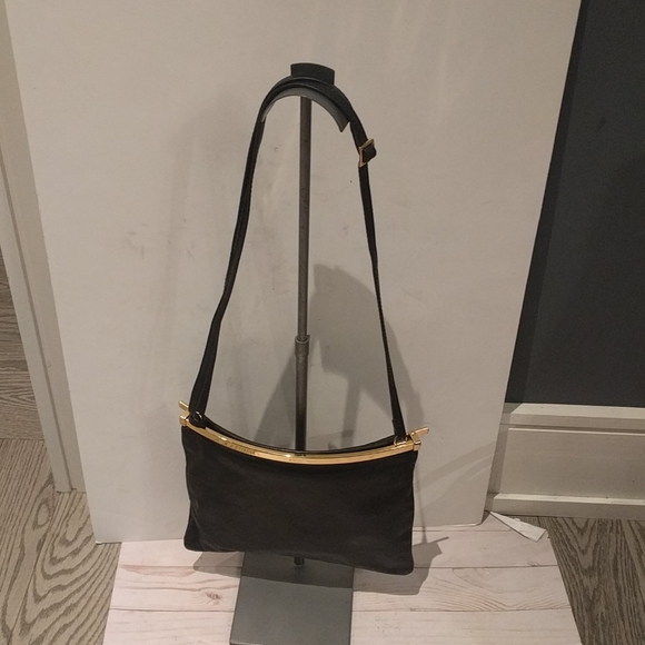 Beautiful genuine shoulder/ click bag by Danier 🌸 - Picture 2 of 12